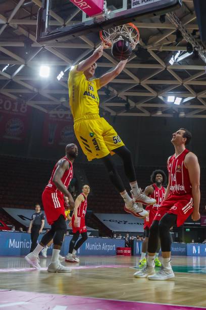 察到球员在 察到球员在